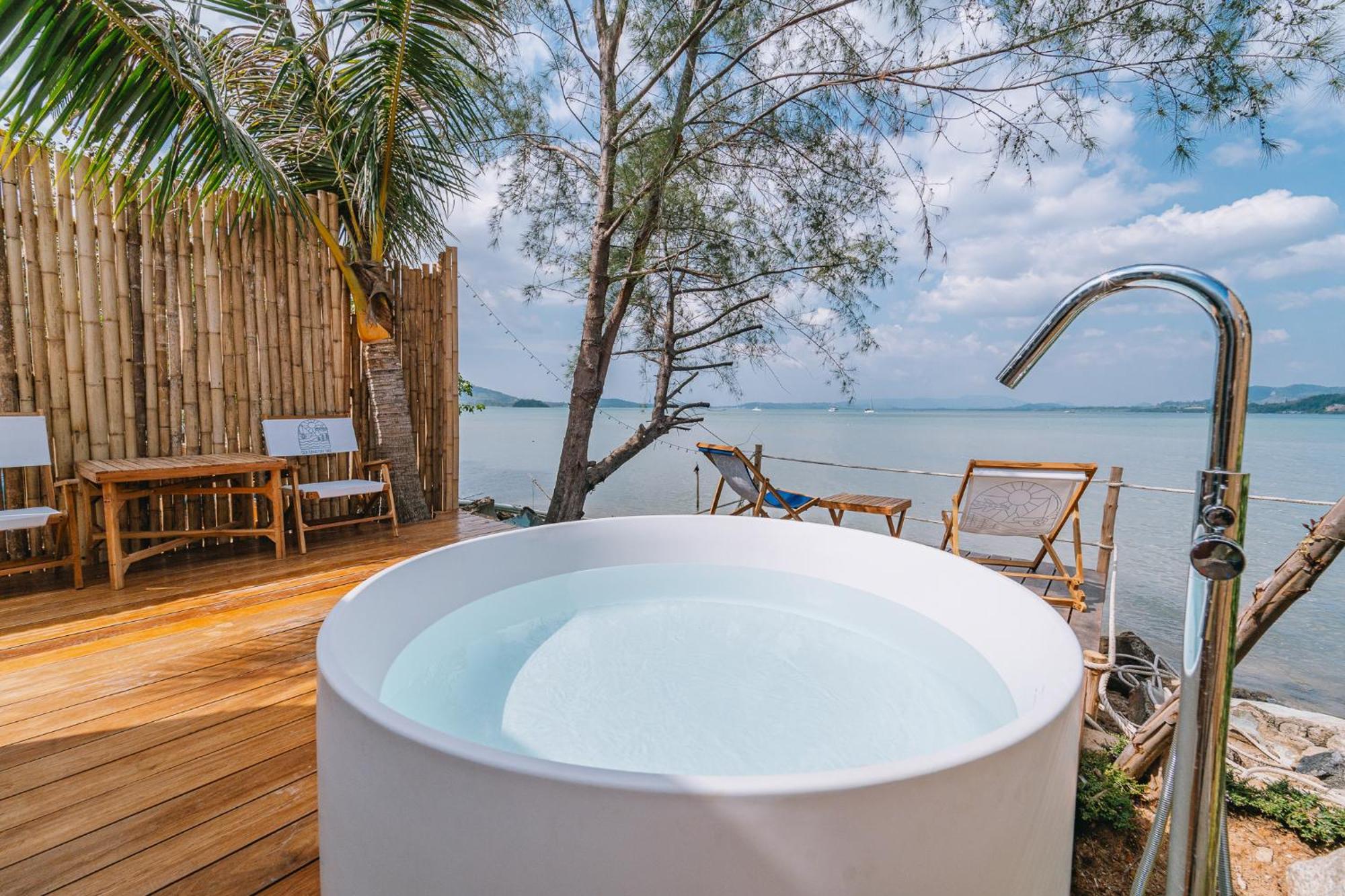 Sea Sand See Sky Beach Front Resort Phuket Bagian luar foto